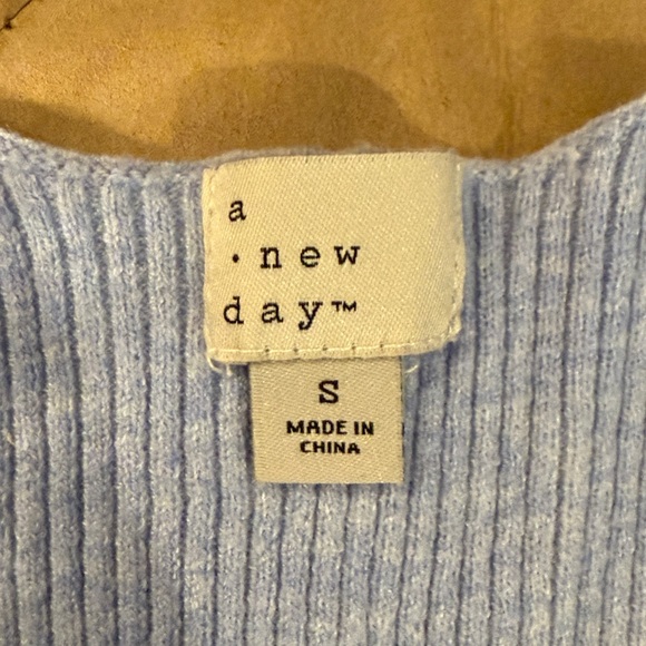 Light Blue Ribbed Tank Top - Picture 2 of 3